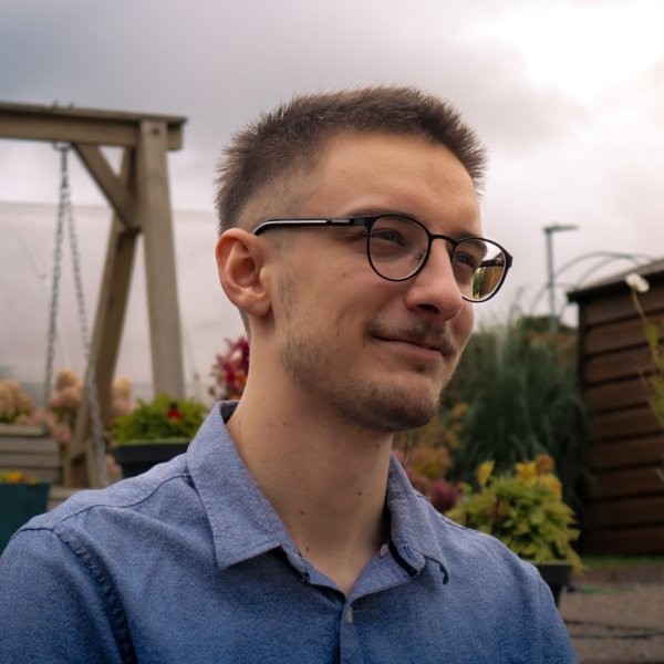 Kristof Racz Headshot of Kristof Racz